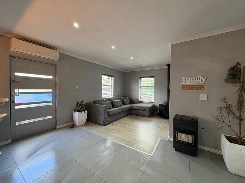 2 Bedroom Property for Sale in Hagley Western Cape